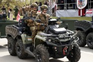 Latvijas un ārvalstu bruņoto spēku militārā parāde - 5