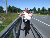 По мосту с молодой женой