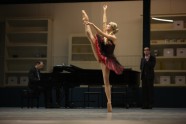 Skats no baleta ‘Smilšuvīrs’ uzveduma LNO ar Roberta Šūmaņa, Alfrēda Šnitkes, Martina Donnera mūziku  