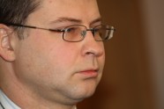 Dombrovskis tiekas ar Šķēli - 37