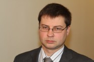 Dombrovskis tiekas ar Šķēli - 43