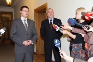 Dombrovskis tiekas ar Šķēli - 56