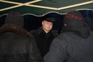 Dombrovskis tiekas ar "telšu pilsētiņas" iemītniekiem - 6