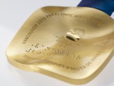 paralympic-medal-closeup-back_54original-Wx