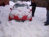 Krītošs sniegs sabojā auto - 4