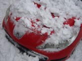 Krītošs sniegs sabojā auto - 6