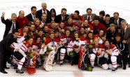 Kanādas hokejistes svin uzvaru - 2
