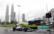 F1: Malaizija 2010 - demonstrāciju braucieni Kualalumpurā