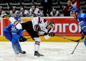 Latvijas hokeja izlase pieveic Itāliju - 17