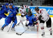 Latvijas hokeja izlase pieveic Itāliju - 21