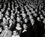 3D kino seanss. 20.gs. 50.gadi ASV. Publicitātes foto