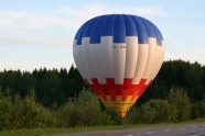 Gaisa balons Rīga-Valmieras šosejas malā