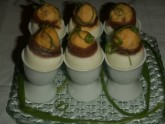 Фаршированные анчоусами яйца