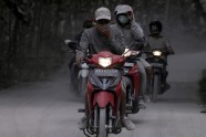 Vulkāna izvirdums Indonēzijā - 12