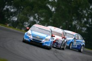 Chevy.leads.Kuritiba.Race2_fiawtcc.com