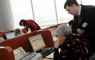 "E-prasmju nedēļas" laikā pensionāri mācās lietot internetbanku - 11