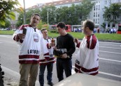 Nils Ušakovs un hokeja fani Bratislavā - 17