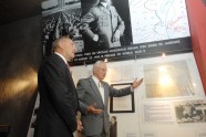 Prezidents Bērziņš apmeklē okupācijas muzeju - 8