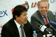  Latvijas hokeja izlases galvenais treneris Teds Nolans preses konferencē - 27