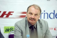 Latvijas hokeja izlases galvenais treneris Teds Nolans preses konferencē - 28