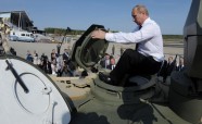 Putin in tank T-90C