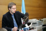 Ušakova kabinetā dzīvos kaķi