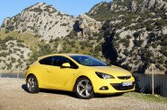 Opel Astra GTC_Palma de Mallorca 23.11.2011 01