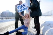 Femen protests pie Gazprom