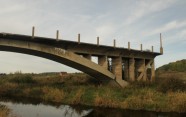 tilts uz nekurieni